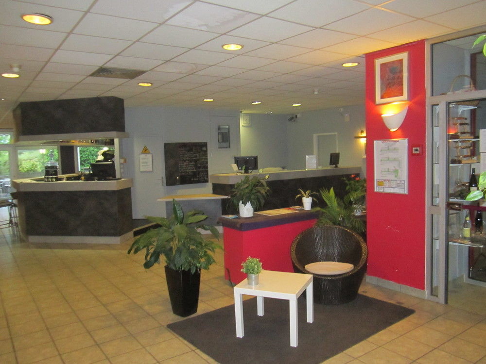 Kyriad Clermont Ferrand Nord - Riom Bagian luar foto