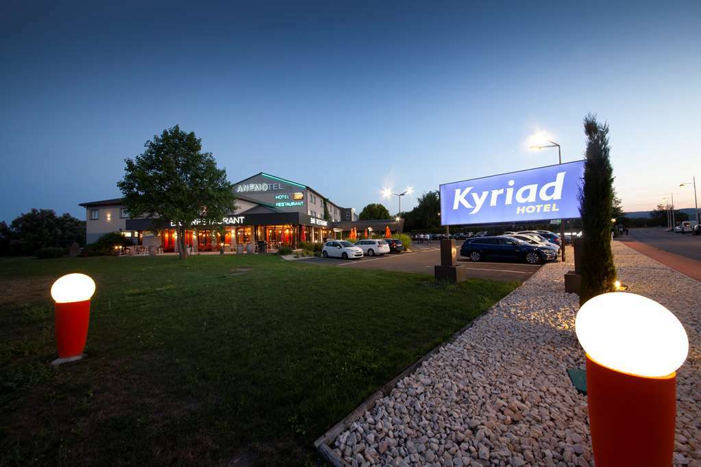 Kyriad Clermont Ferrand Nord - Riom Bagian luar foto